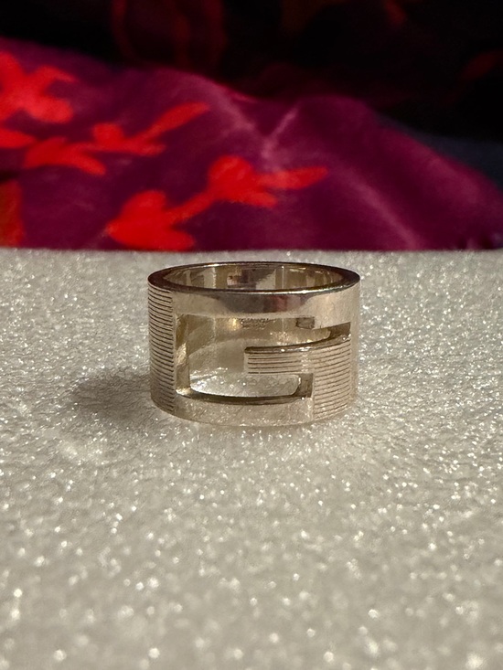 Gucci Other - Gucci Silver Toned Interlocking G Band Ring